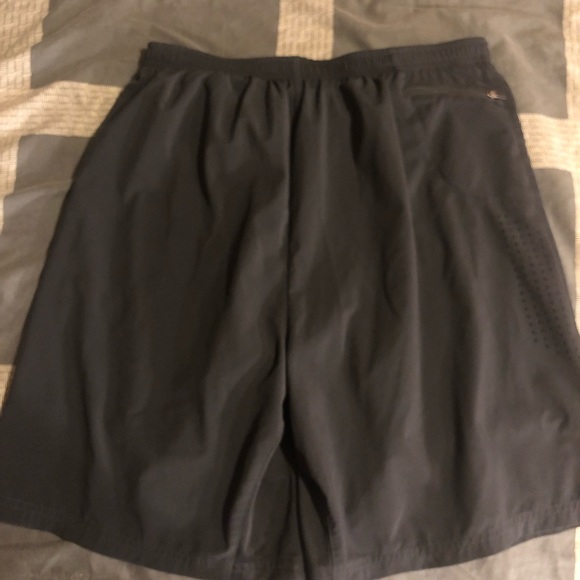 Polo Ralph Lauren Shorts - Picture 2 of 4